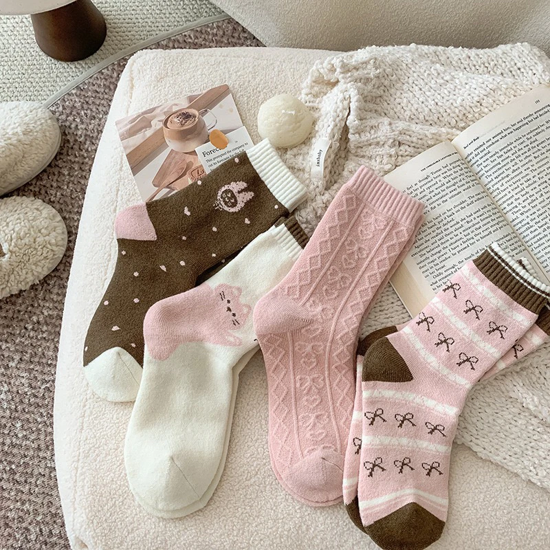 羊毛袜子粉色小猫女士秋冬季保暖中筒袜羊绒袜冬天女士长筒袜