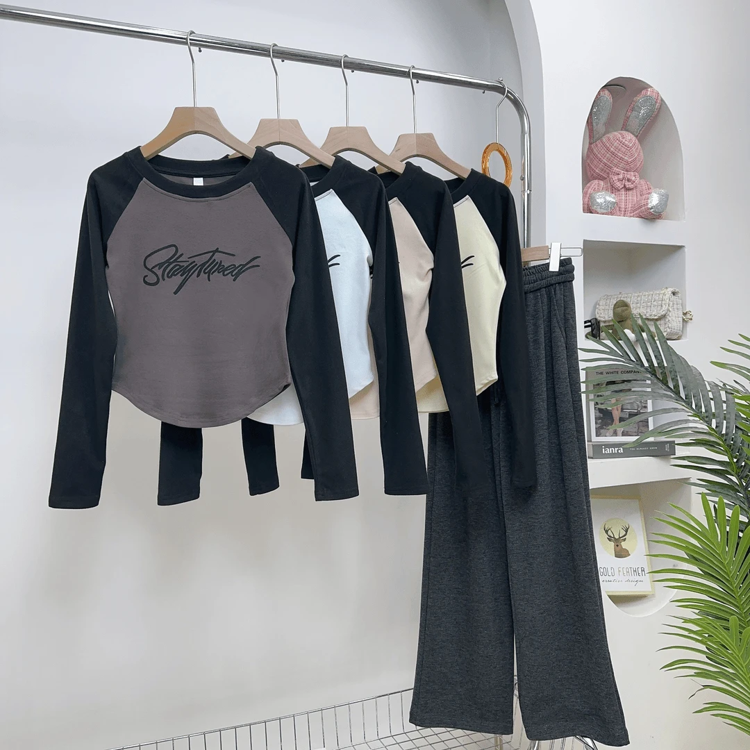 辣妹字母拼接长袖设计感显瘦秋冬新款正肩T桖女修身百搭内搭上衣