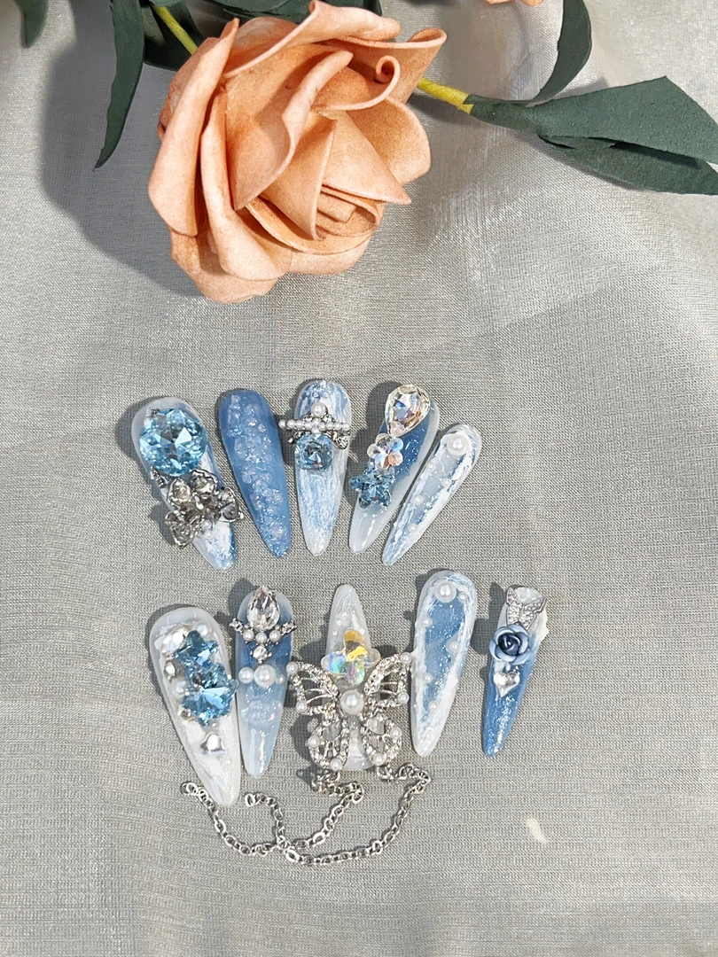 （雪地玫瑰）轻奢手绘秋冬新款长流苏纯手工穿戴甲美甲高级感甲片