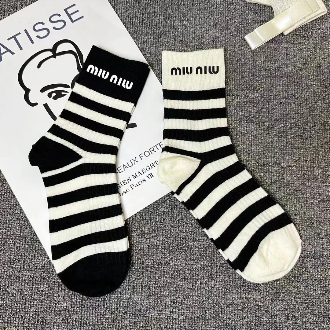 夏季中筒学生百搭黑白条纹罗口烫印字母袜子 ins网红潮流中筒袜