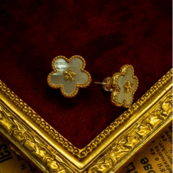 铜合金耳饰 时尚百搭可爱花朵款耳饰【8445】