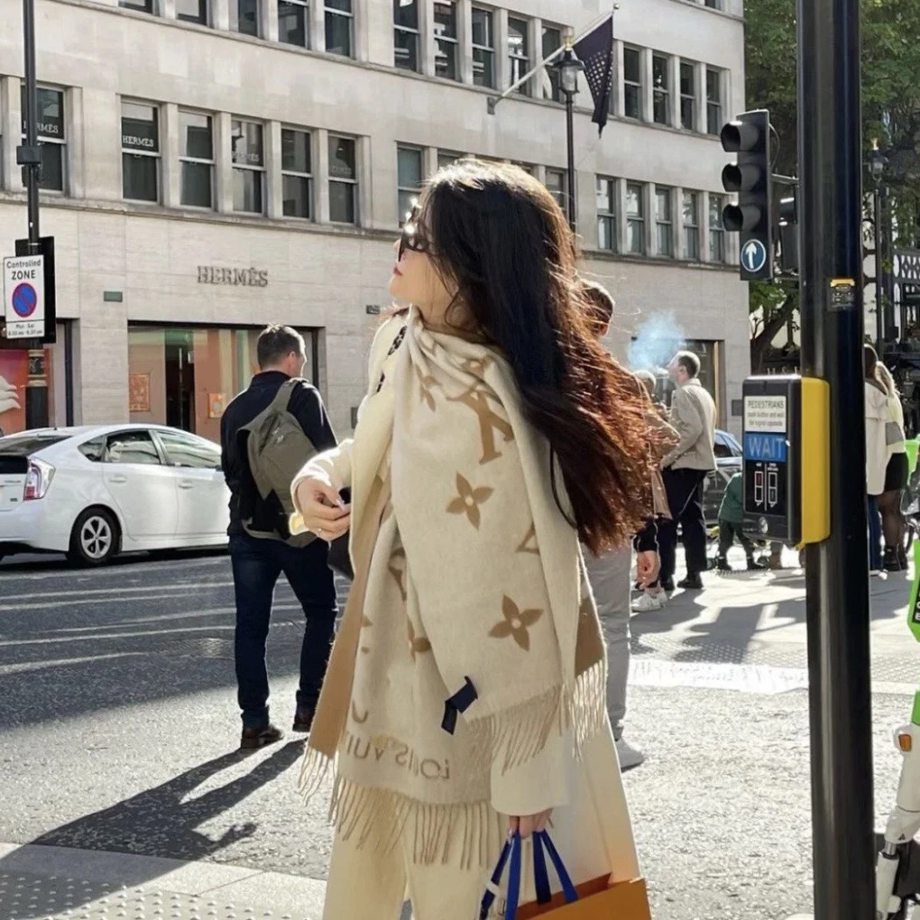 99新  Louis Vuitton/路易威登 lv 双面羊绒围巾