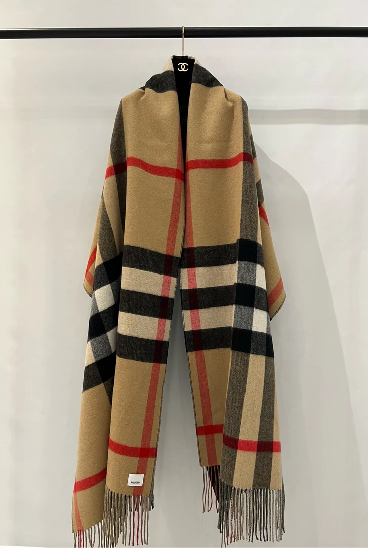 99新burberry/巴宝莉围巾披肩，纯山羊绒格子经典款，有票