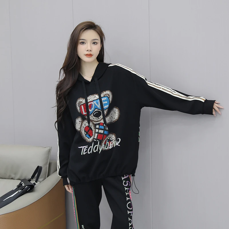时尚春秋女2024新款爆款烫钻大码背面字母印花显瘦减龄连帽上衣潮