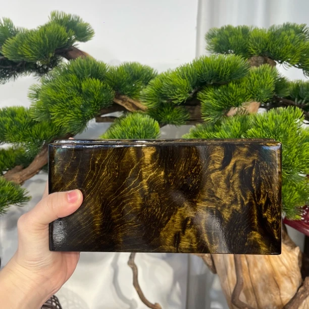 阴沉金丝楠木满纹纸巾盒