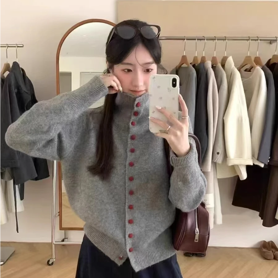 毛衣女开衫2024秋冬新款韩版宽松高领针织衫撞色钮扣软糥外套