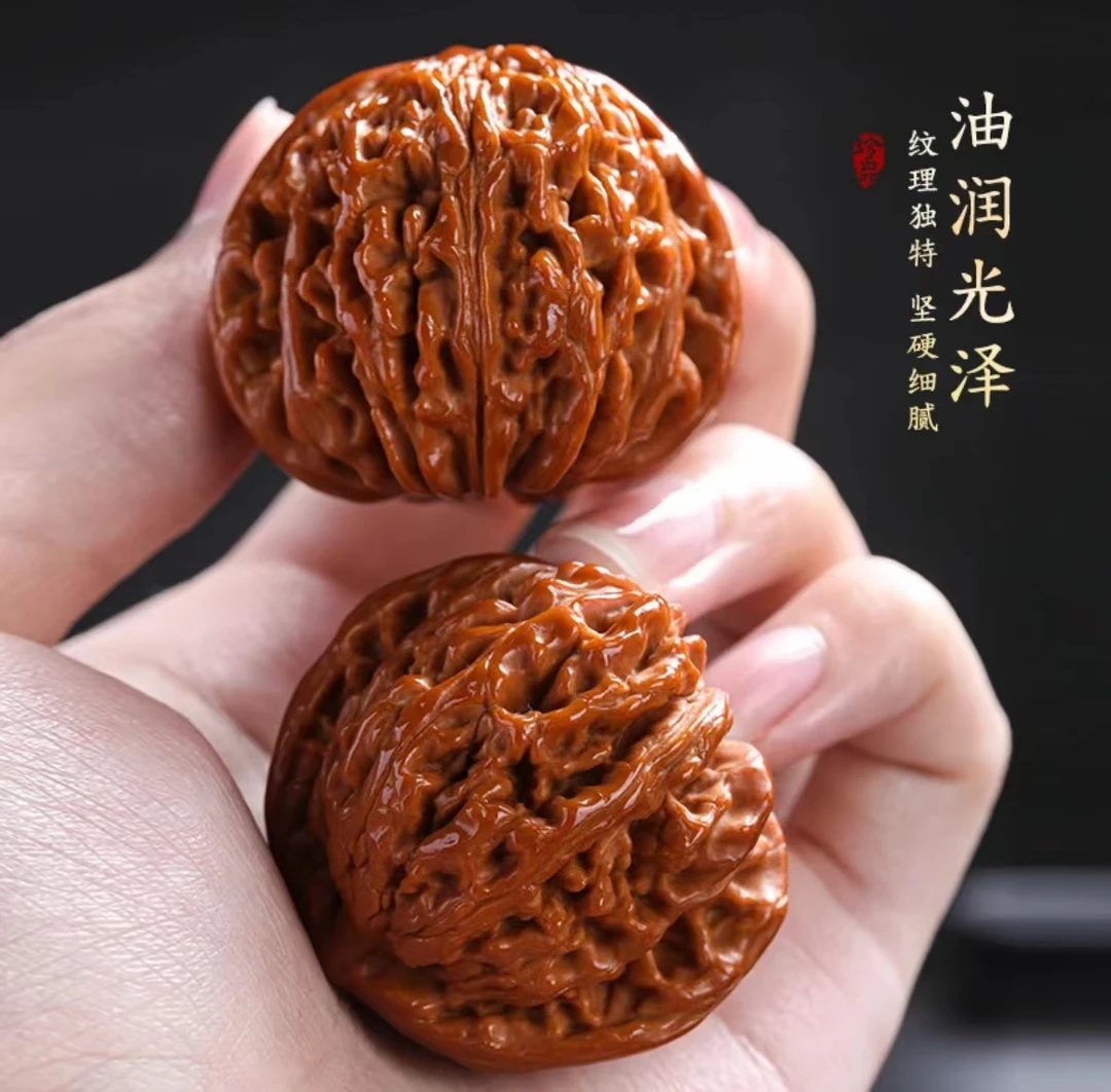 文玩核桃手盘涞水麻核桃