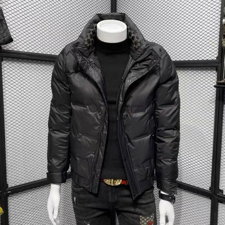 雪中飞男士羽绒服2023年新款轻薄加厚短款立领压花冬装潮牌帅气冬