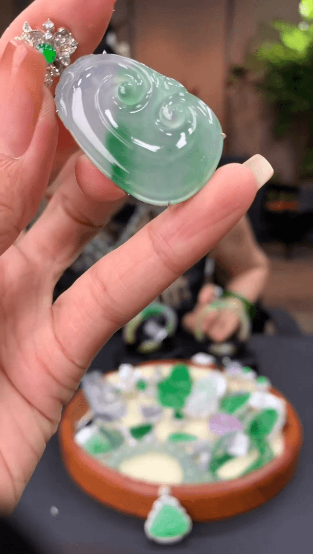 【闪购商品】翡翠颈饰18K金镶嵌如意——钻石