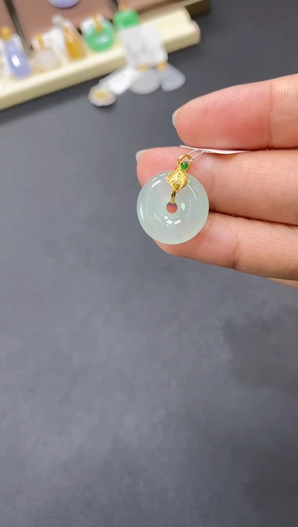 【闪购商品】翡翠颈饰18K金镶嵌甜甜圈