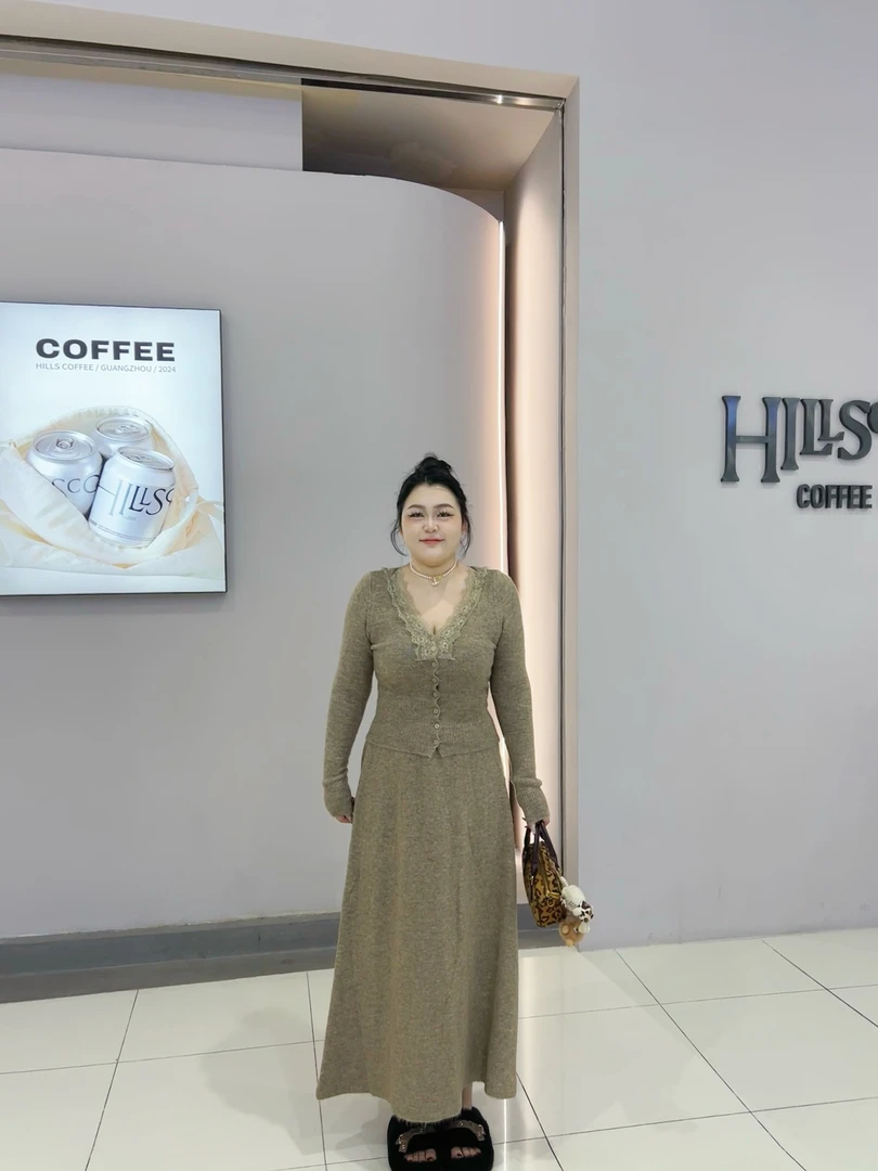 【加加】蕾丝拼接针织毛衣女2024新款秋冬季内搭打底修身长裙套装