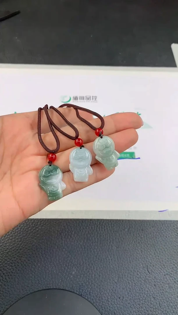 【闪购商品】翡翠颈饰未镶嵌哆啦A梦