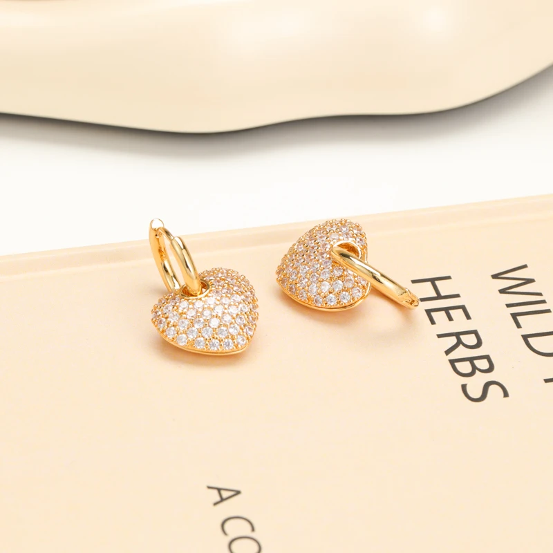 6237 爱心耳钉女个性时尚气质轻奢耳饰耳环