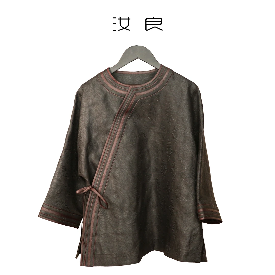 秀款复古圆领斜襟绑带上衣