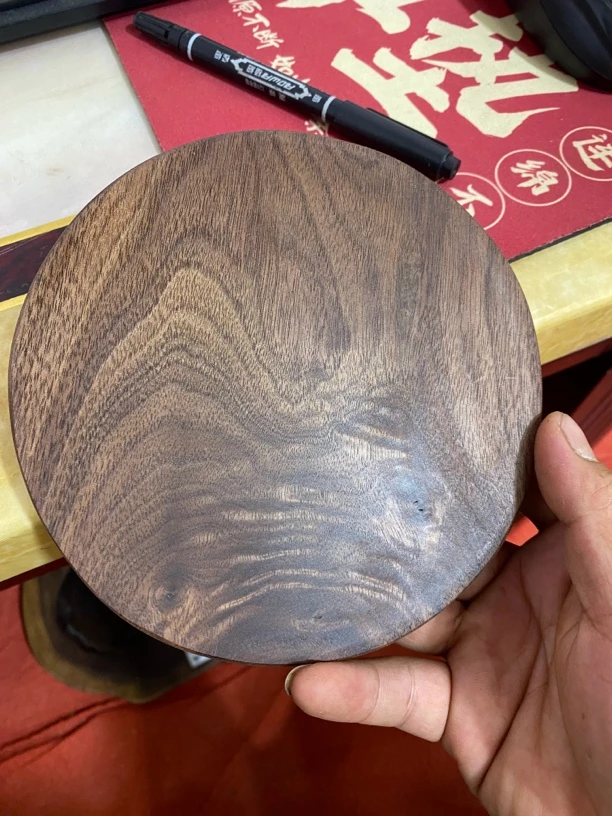 北美黑胡桃  圆形