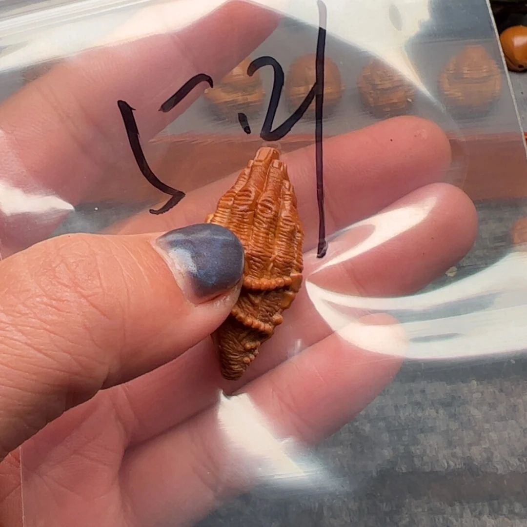 【闪购商品】橄榄核吊坠5.21