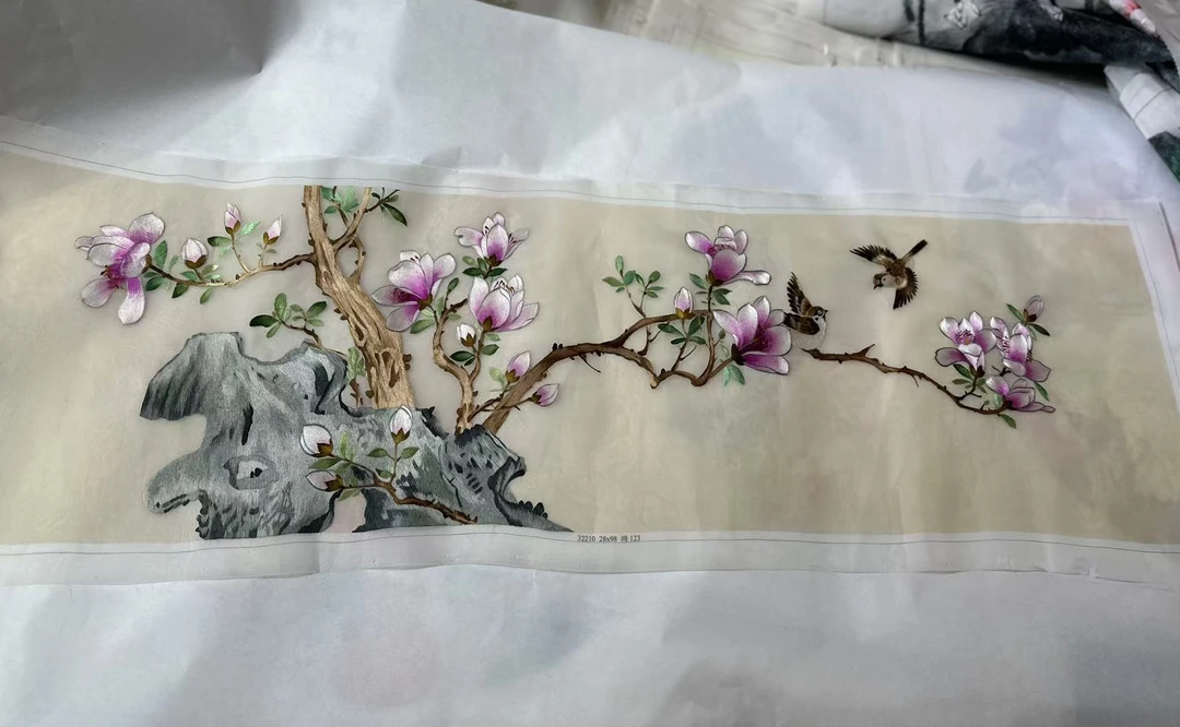 纯手工绣制玉兰花鸟挂画居家30×100横版卧室客餐厅壁画苏绣