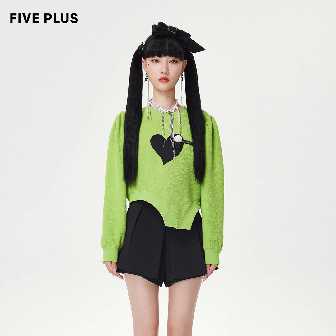 FIVEPLUS早春设计感百搭圆领卫衣女长袖套头衫爱心图案2TN1023090