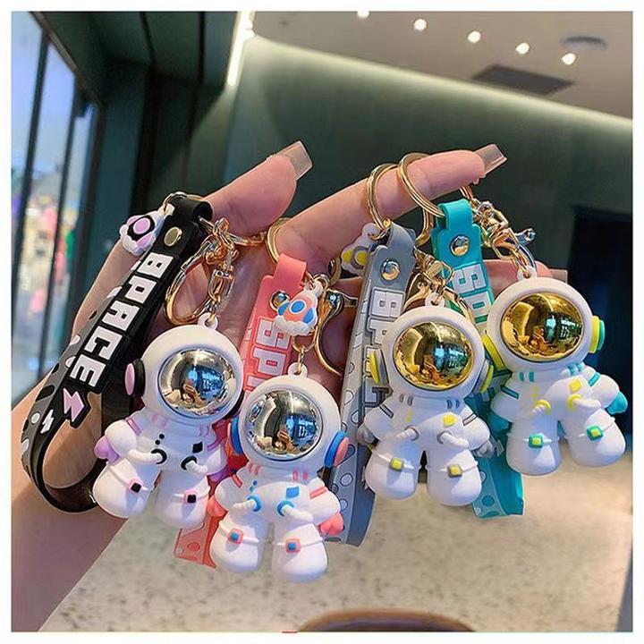 卡通宇航员太空人钥匙扣学生书包挂饰电瓶车防丢钥匙扣HM