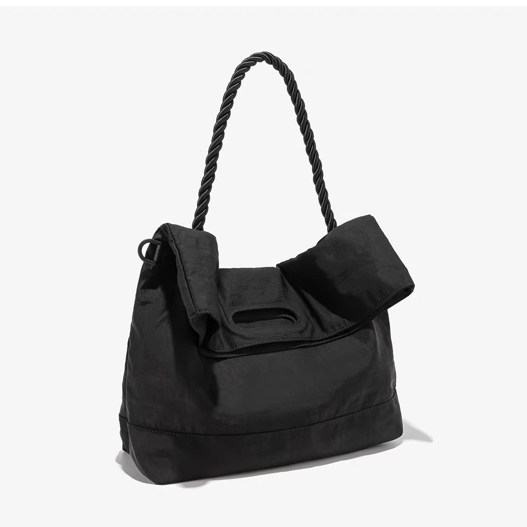 【XX严选服饰】包包女斜挎包大容量2025新款时尚百搭通勤尼龙包