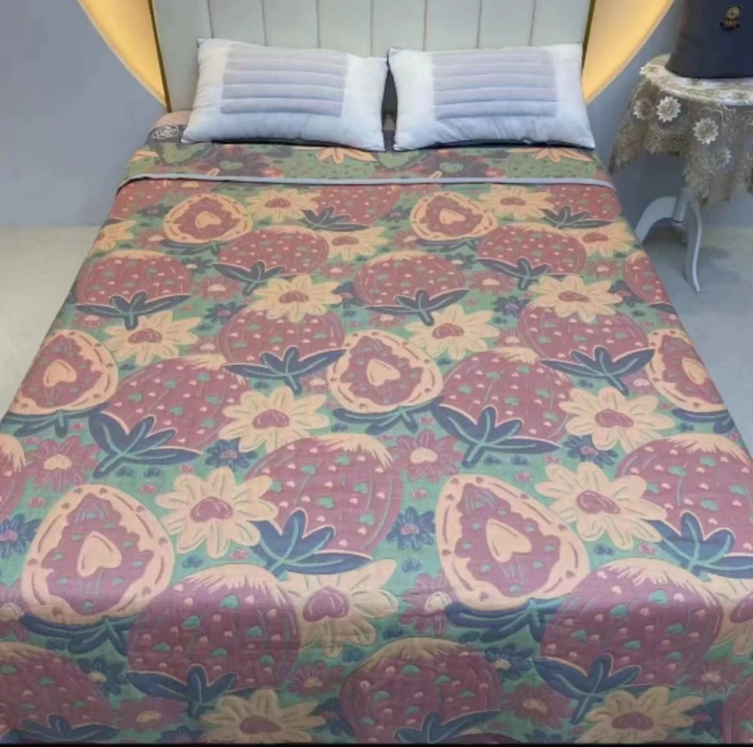 【草莓】150*200纱布亲肤透气保暖单人多功能床盖