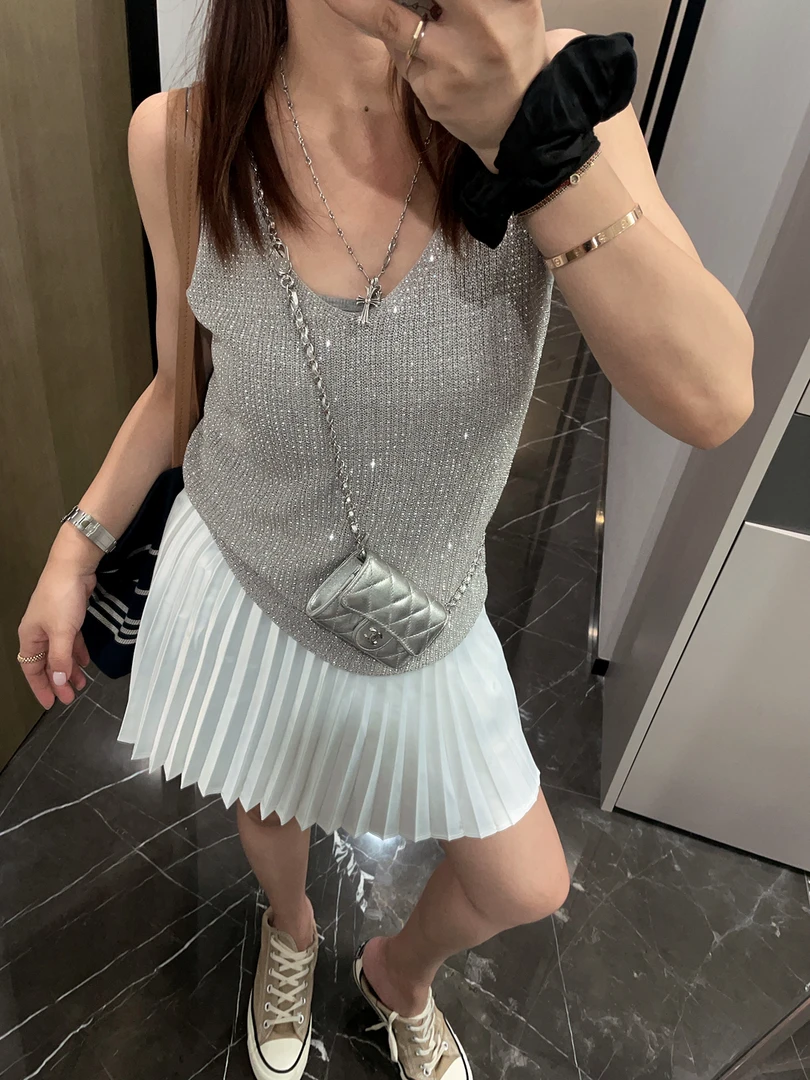 重工亮钻V领高级感灰色背心 外穿百搭无袖上衣