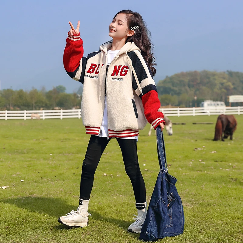 女童外套秋冬款2024新款洋气儿童加厚连帽上衣冬季中大童毛毛衣潮