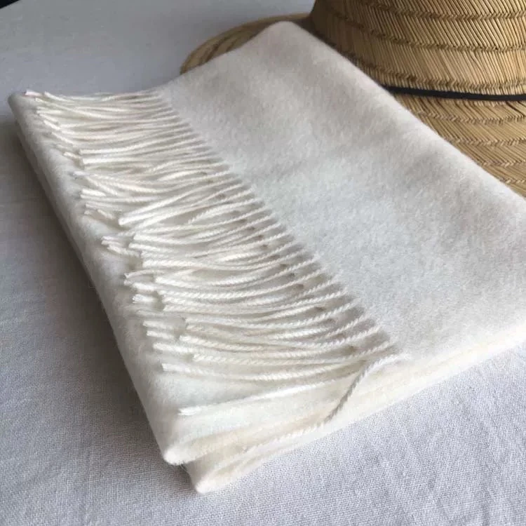 爱美斯AIMISS轻奢设计师款时尚围巾披肩A039150