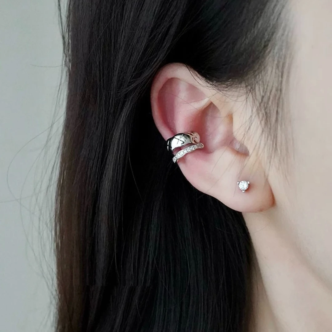 925银合成锆石耳饰 经典复古菱形格纹气质耳骨夹个性简约耳夹耳扣