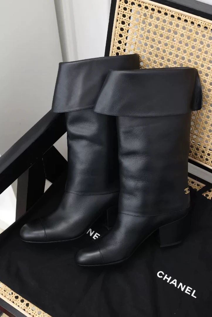 99新 Chanel/香奈儿 秀款黑色翻边粗跟骑士靴37
