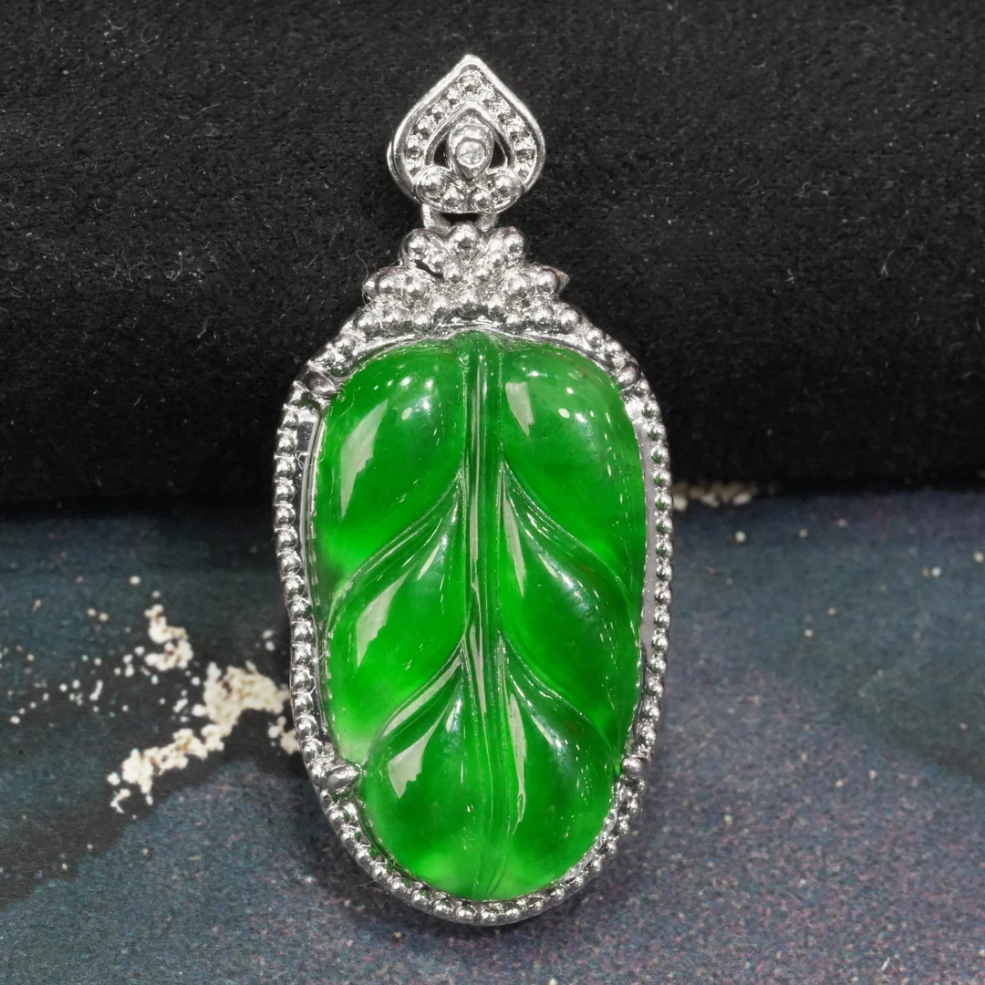 天然A货翡翠叶子吊坠18k金镶嵌时尚精美绿坠链气质多样性发4
