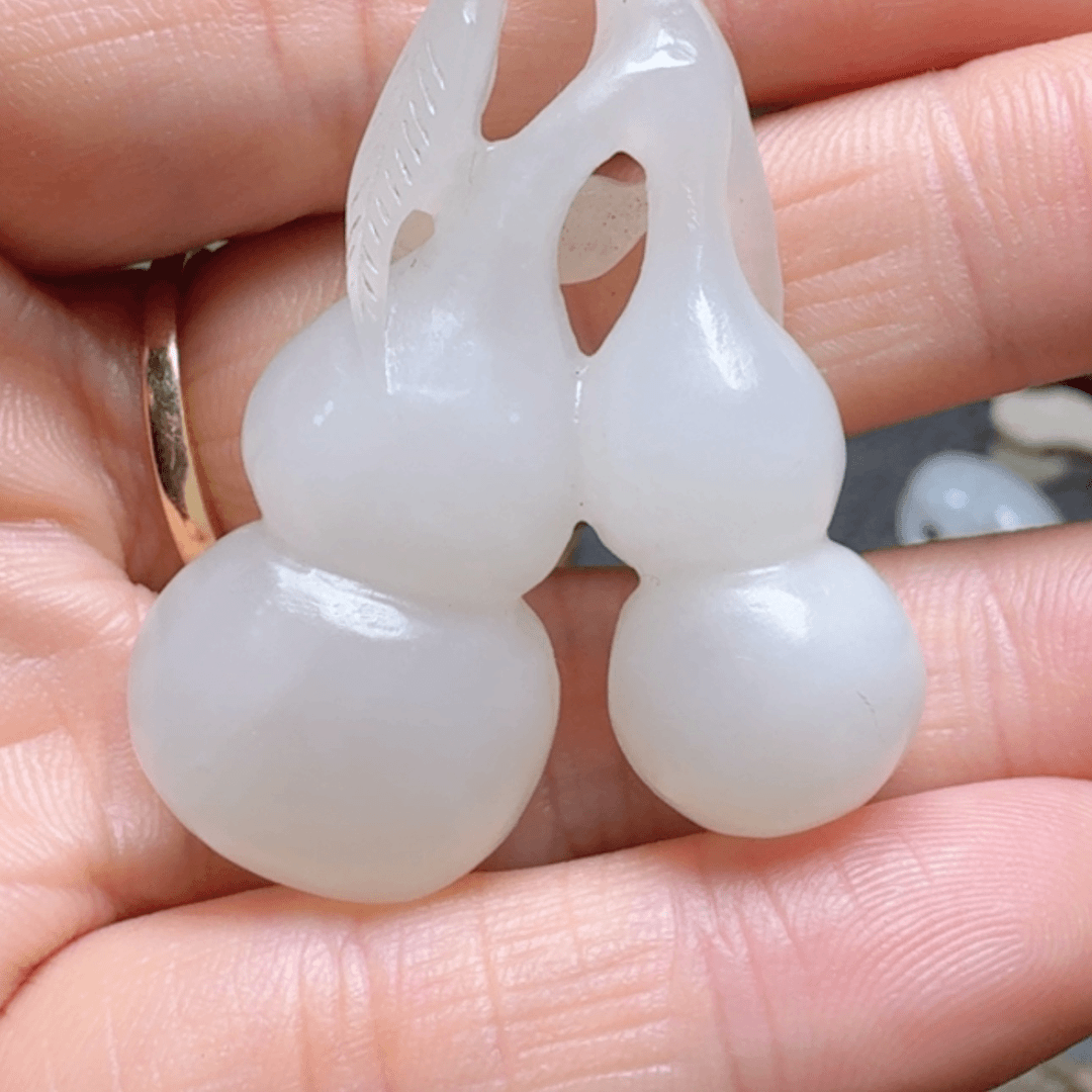 【闪购商品】和田玉挂件未镶嵌周***?