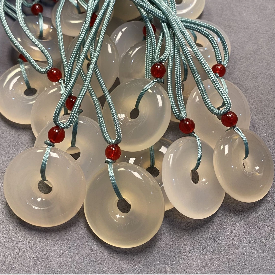 玛瑙玉髓平安扣吊坠-带绳（多样性发一件）DZ-1133