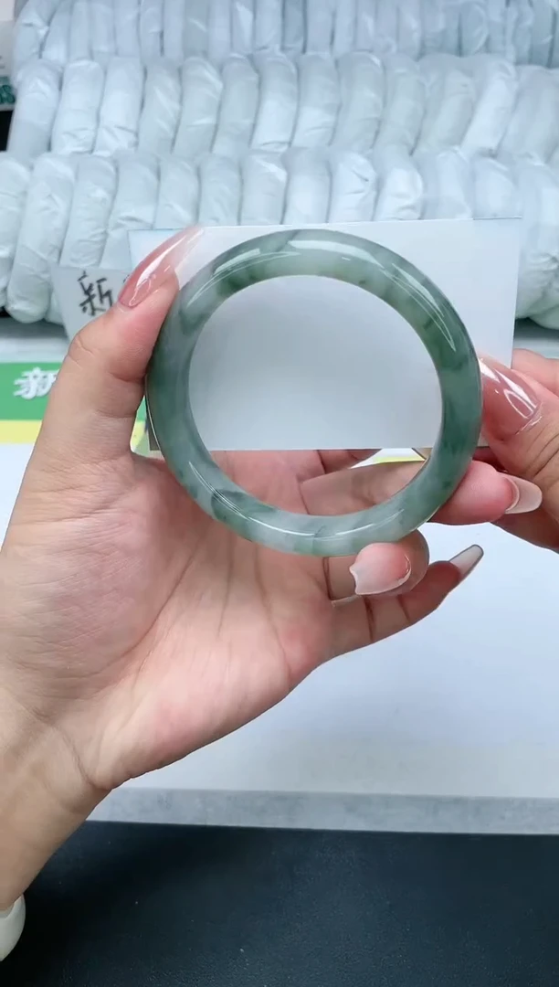 【闪购商品】石英质玉手镯未镶嵌V38-60.4