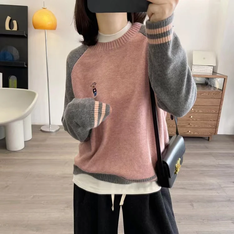 阿咪-P01圆领拼色小熊休闲毛衣秋冬新款韩系宽松时尚洋气针织上衣