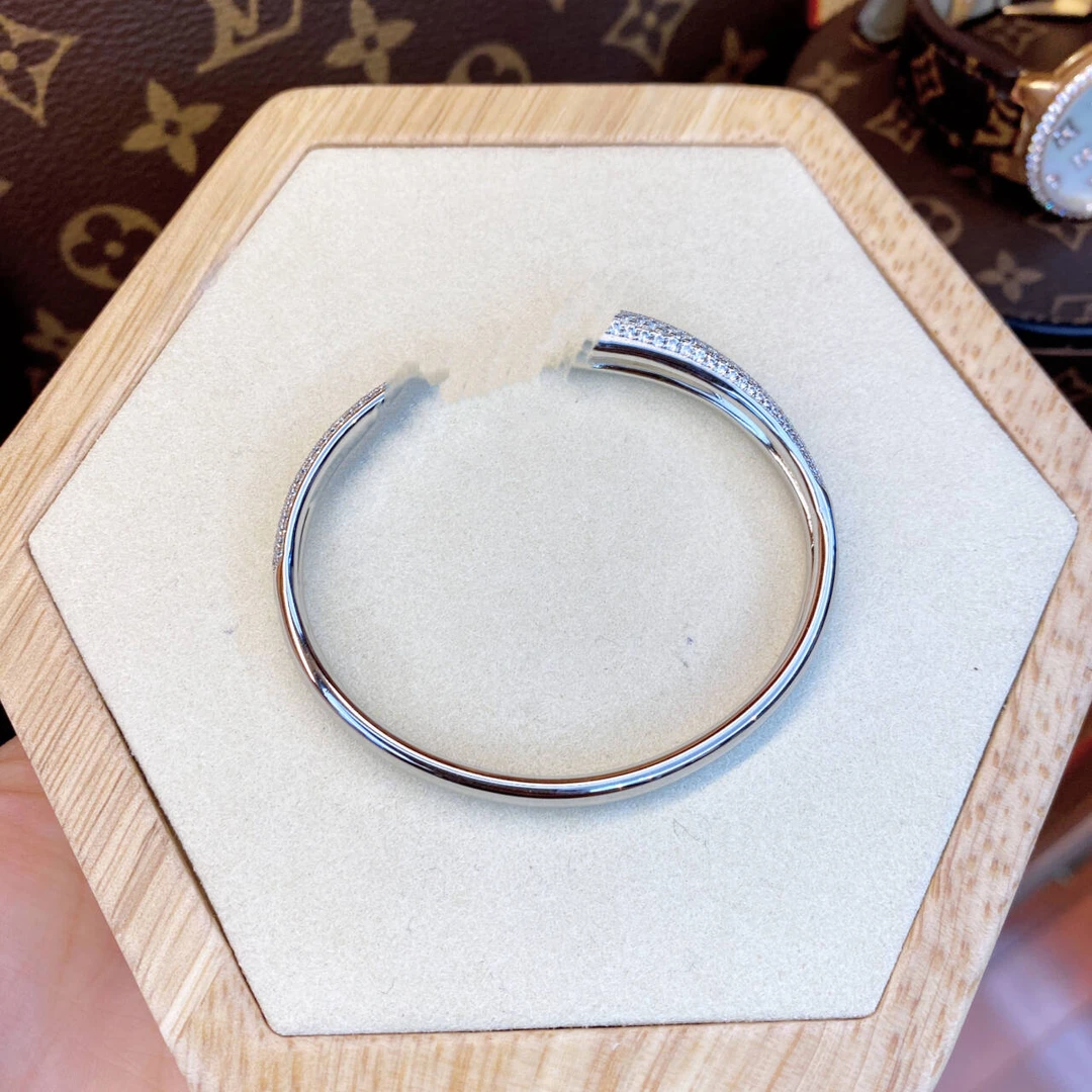 925银合成锆石手镯 定制厚镀1MIL卡卡满镶豹子经典奢华手镯dois12