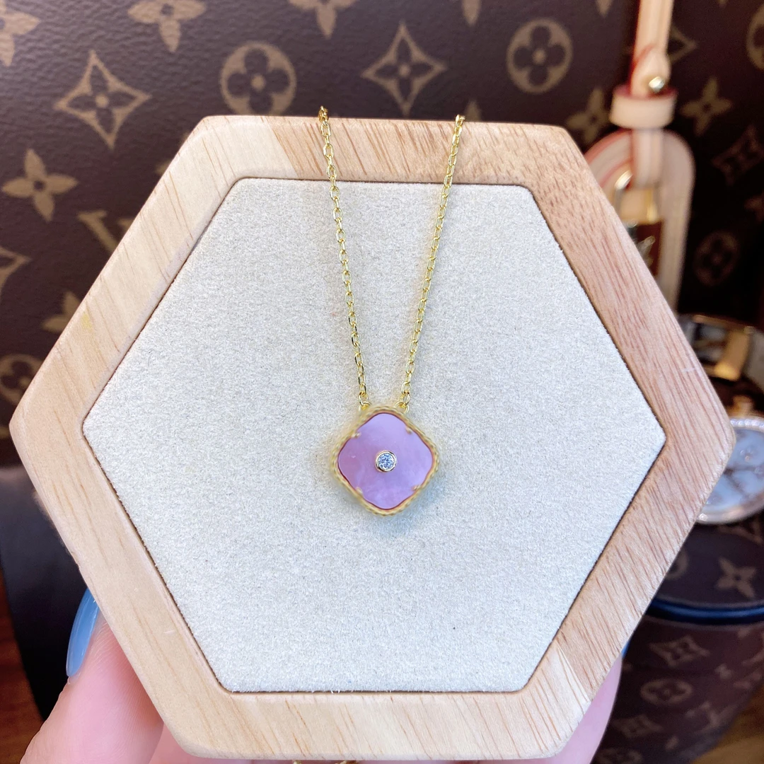 吊坠925银合成锆石 黑标K粉贝贝四朵花百搭项链dois12