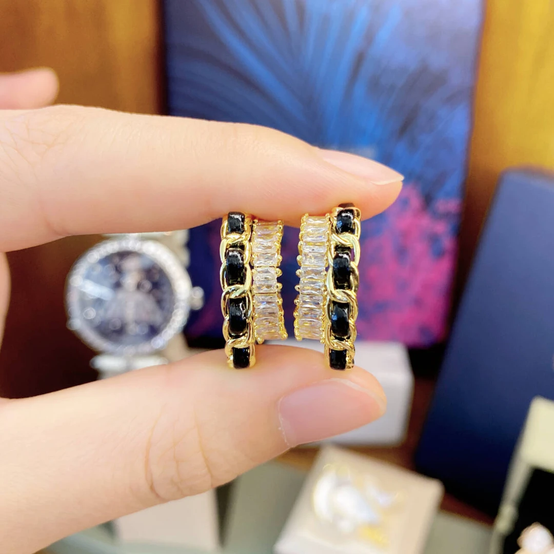 铜合金合成锆石耳饰 轻奢精致小香风时尚小众耳钉dois12