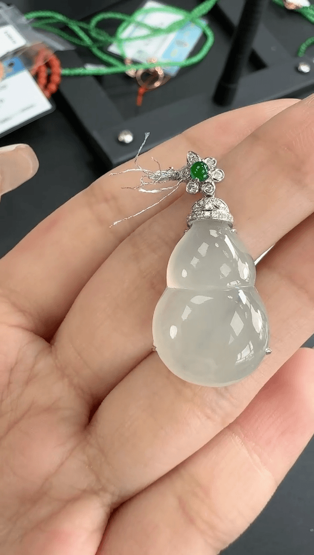 【闪购商品】翡翠颈饰18K金镶嵌吊坠