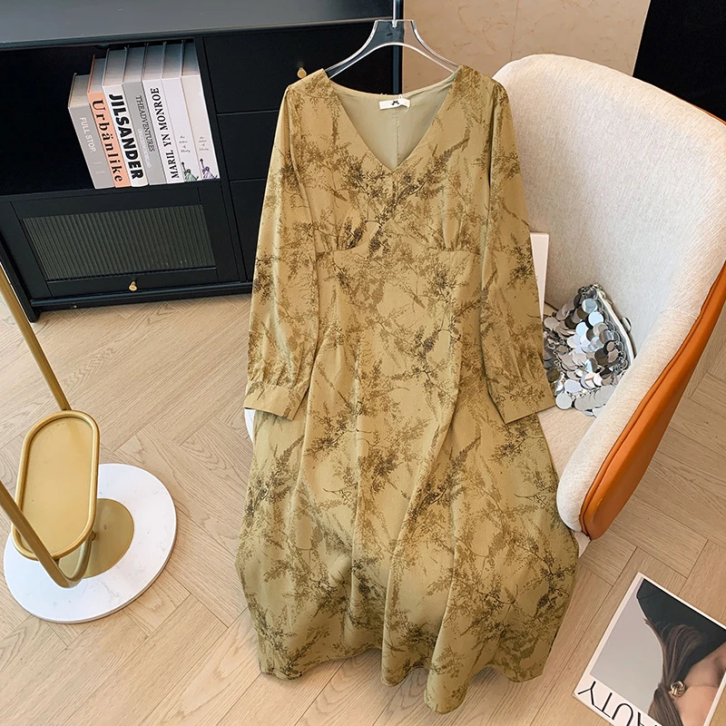 300斤特大码女装胖mm国风水墨画印花V领长袖连衣裙2025春秋新款
