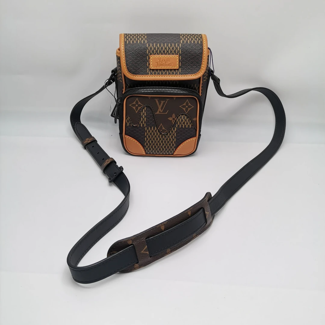 99新 LouisVuitton/路易威登 98新16264 Nigo Amazone相机包