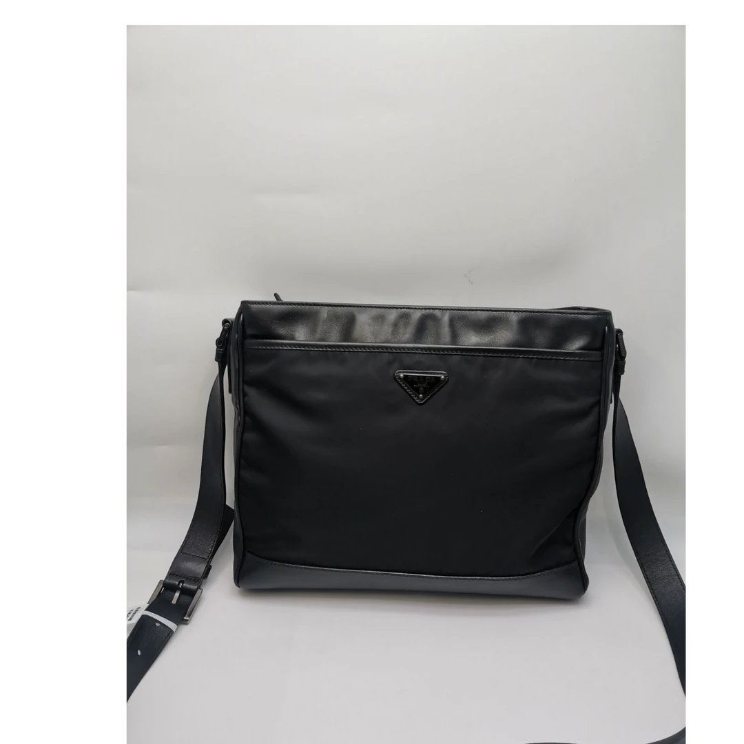 95新 Prada/普拉达 95新17107 普拉达 尼龙拼皮斜挎包