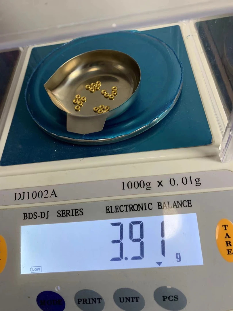 足金文玩配饰重量裸重3.91克，里外通透足金999