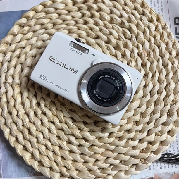 9新 Casio/卡西欧 卡西欧z780 1600w像素 6倍光学变焦