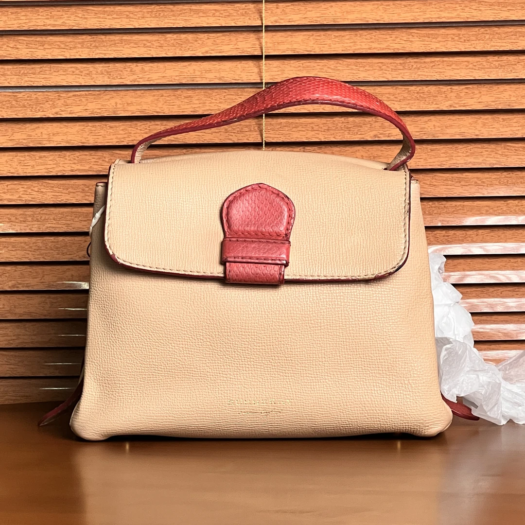 95新 BURBERRY/博柏利 牛皮翻盖手提单肩斜挎包女士时尚/51554