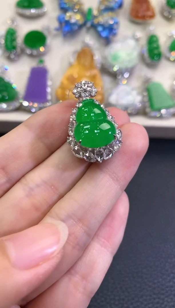 【闪购商品】翡翠吊坠(不含链)18K金镶嵌D29