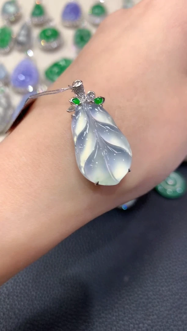 【闪购商品】翡翠吊坠(不含链)18K金镶嵌f20
