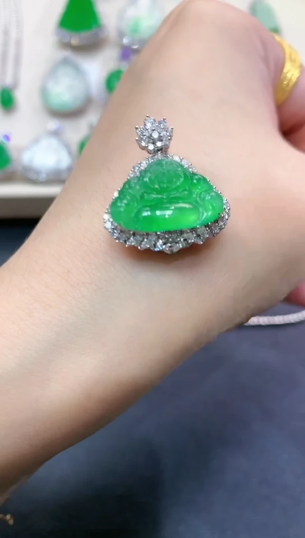 【闪购商品】翡翠颈饰18K金镶嵌C108