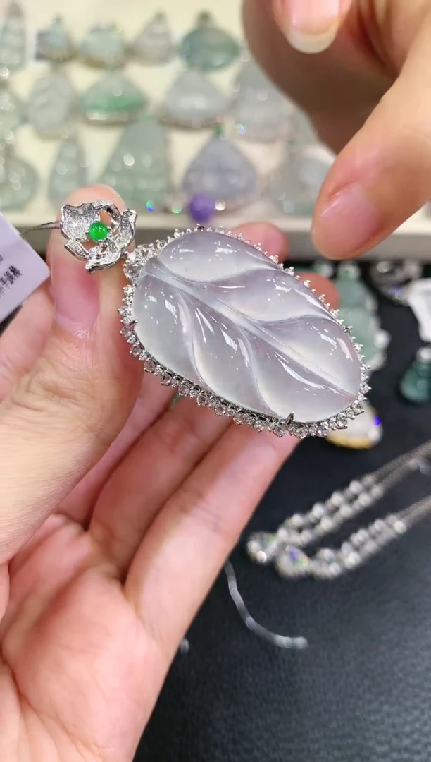 【闪购商品】翡翠吊坠(不含链)18K金镶嵌s33多样性一件发货