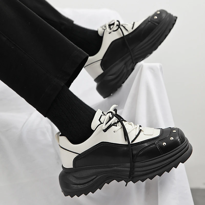 高端轻奢男鞋2024冬季新款小众设计感铆钉潮鞋男士厚底增高老爹鞋